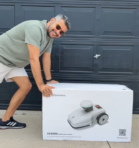 Lawn care just got smart! Meetthe FJDynamics FR4000 - climbsslopes up to 65°, covers 10,000m2,and works rain or shine.